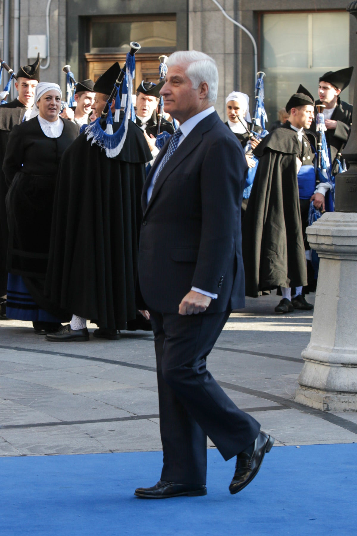 Invitados acudiendo a la entrega de Premios Princesa de Asturias