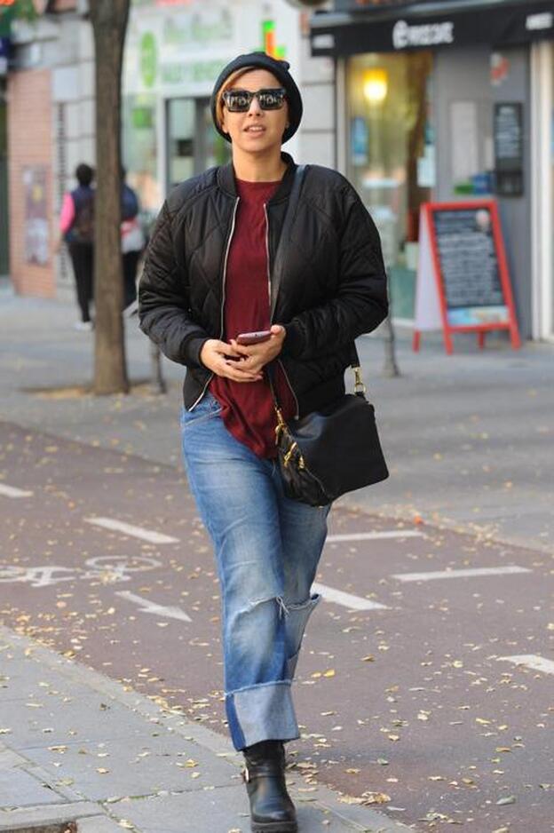 Chenoa: "Tras 15 años de chándal ahora tocan 15 de 'cobra'"