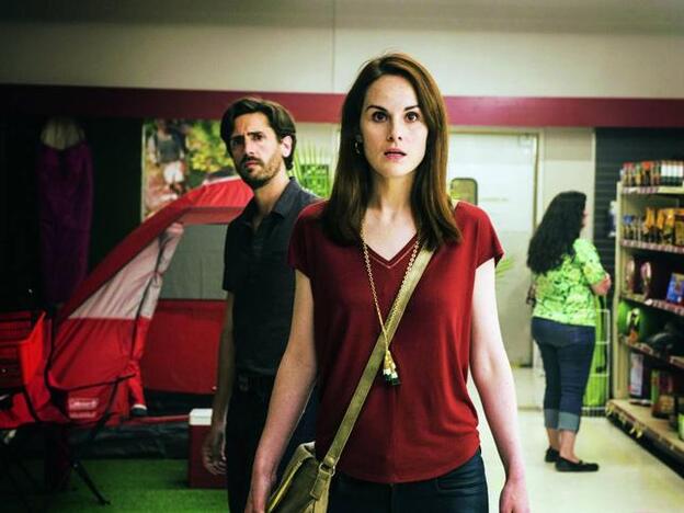 Juan Diego Botto junto a Michelle Dockery en 'Buena conducta'./D. r.