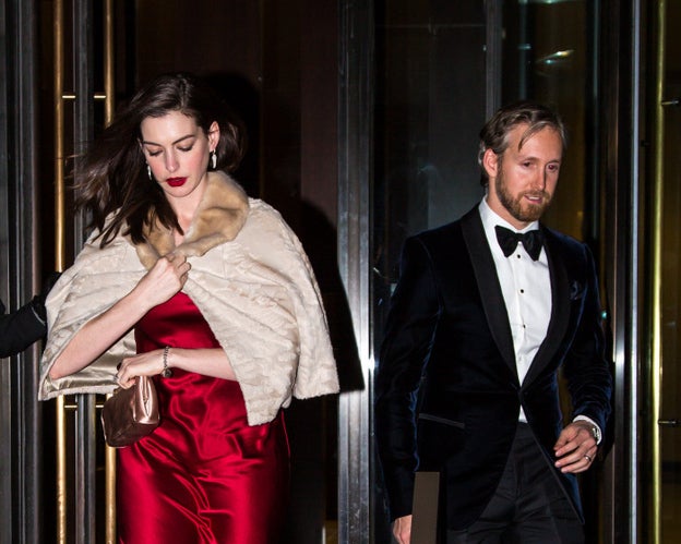 El 'copiazo' lencero de Anne Hathaway a Bella Hadid