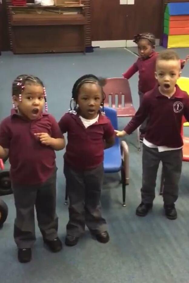 El adorable #MannequinChallenge que intentaron unos niños de cuatro años