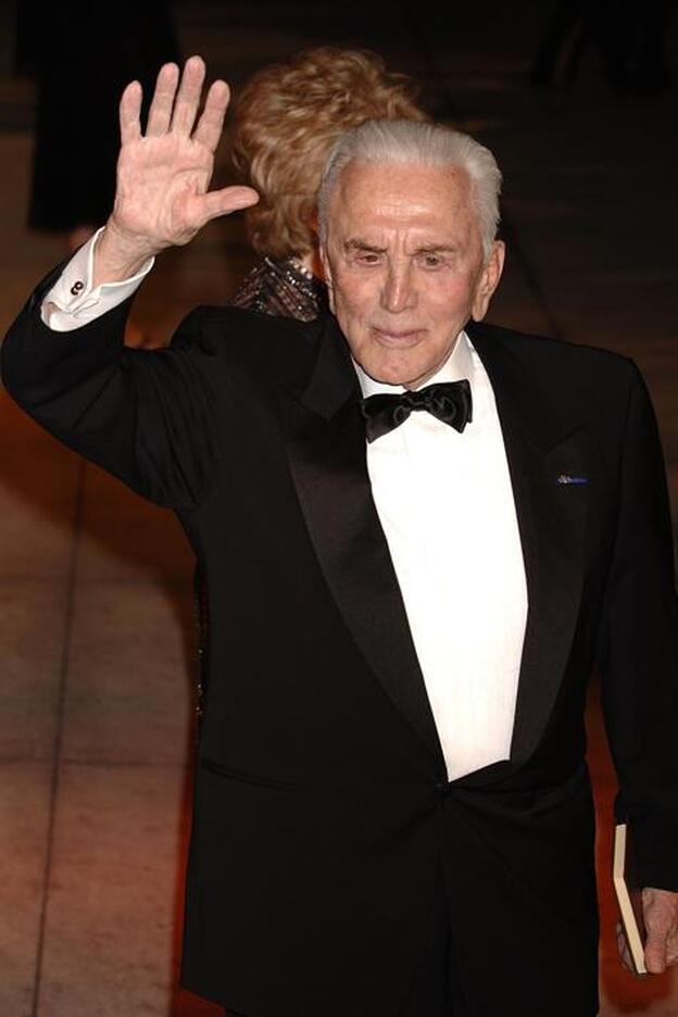 Kirk Douglas cumple 100 años... ¡Felicidades 'Espartaco'!