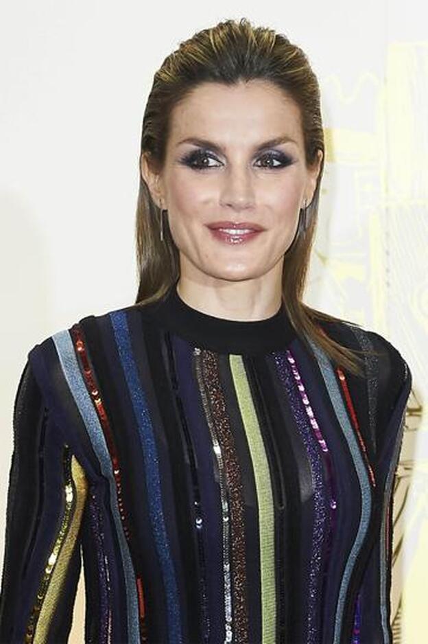 La Reina eligió un beauty look de impacto para brillar con el vestido de Nina Ricci.