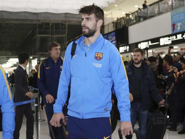 Gerard Piqué agrede a una reportera en el aeropuerto de Barcelona