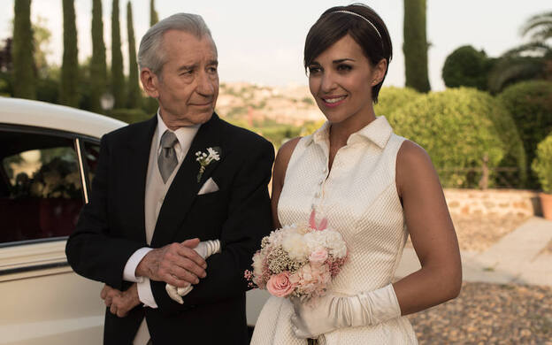 Los vestidos de novia de Paula Echevarría en 'Velvet', al detalle