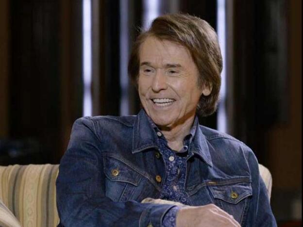 Raphael: "Empecé a beber porque me hacía dormir"