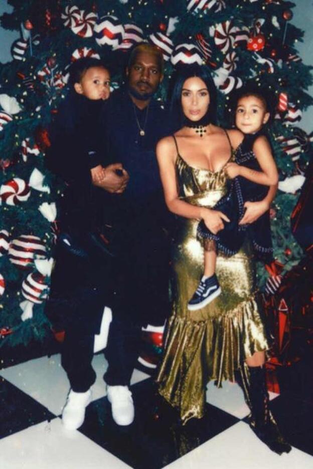 El posado de los West-Kardashian para acallar los rumores de crisis