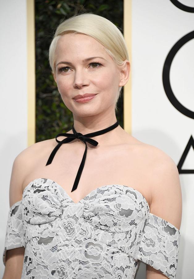 Los peinados y maquillajes de los Globos de Oro 2017: Michelle Williams