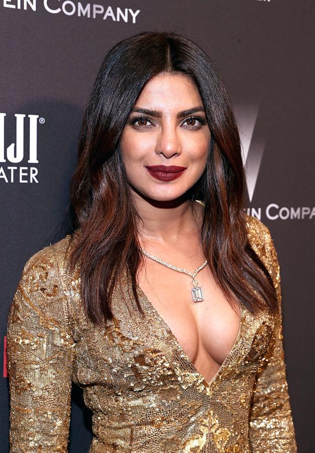 Los peinados y maquillajes de los Globos de Oro 2017: Priyanka Chopra