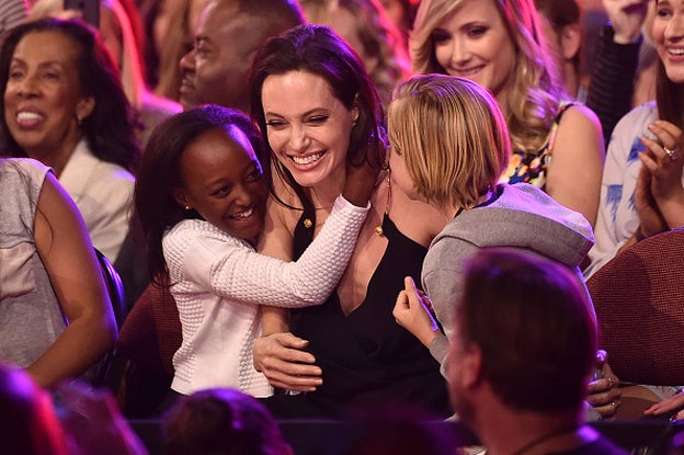 La madre de Zahara pide a Angelina Jolie verla antes de morir