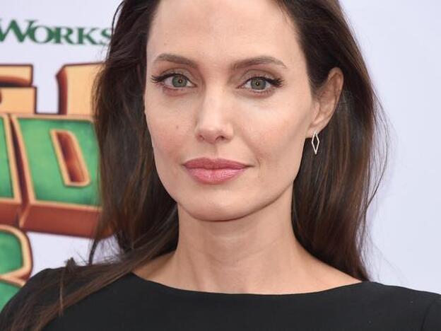 Angelina Jolie, celosa por el apoyo a Brad Pitt