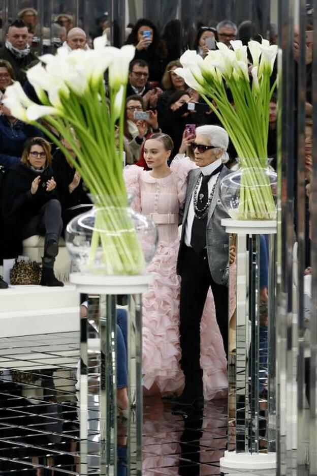 Karl Lagerfeld, junto a Lily Rose Depp/Gtres