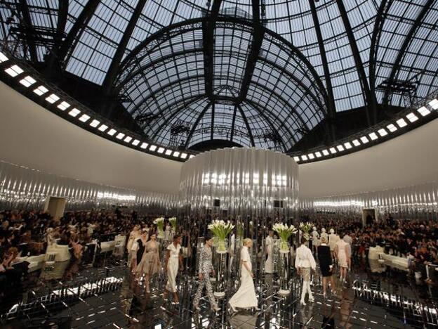 Carrusel del desfile Alta Costura de Chanel en París