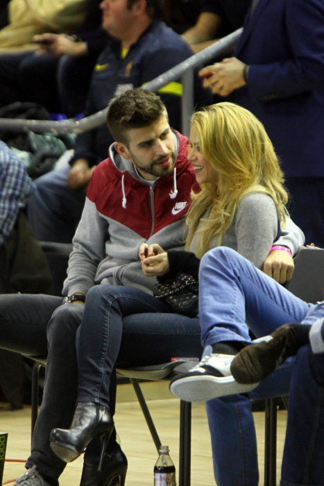 Las imágenes más tiernas de Shakira y Piqué: juntos al baloncesto