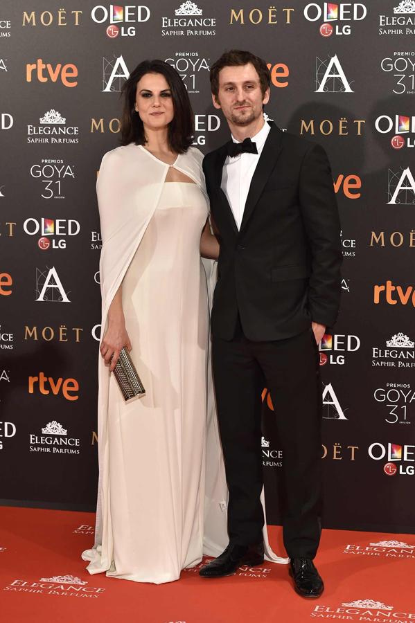 Parejas en la alfombra roja de los Goya 2017: Raúl Arévalo y Melina Matthews