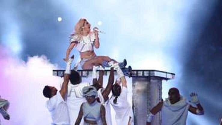 Las mejores imágenes de la actuación de Lady Gaga en la final de la Super Bowl