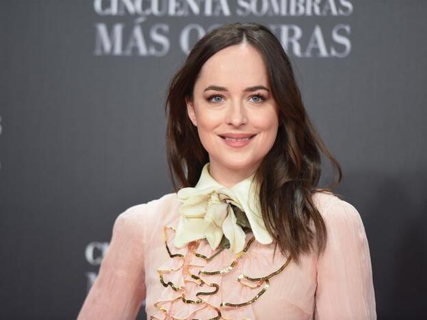 El look de Dakota Johnson en el estreno de 'Cincuenta sombras más oscuras' en Madrid
