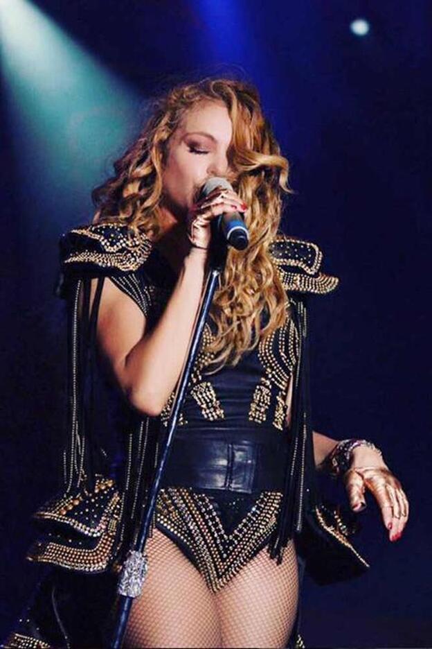 La tremenda caída de Paulina Rubio del escenario