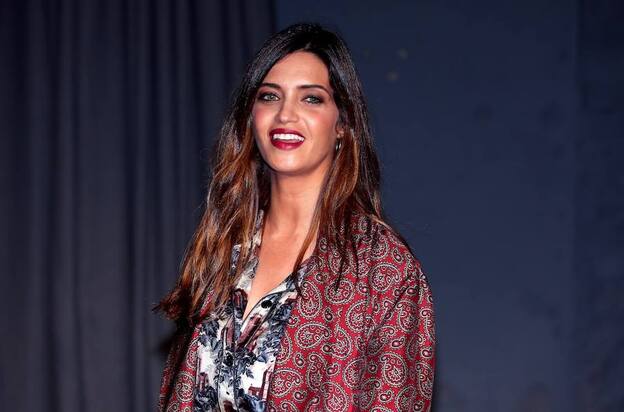 El look de más de 3600 euros de Sara Carbonero en la Semana de la Moda de Londres