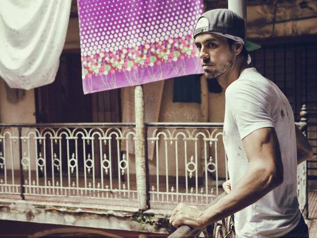 Enrique Iglesias lanza su single 'Súbeme la radio'