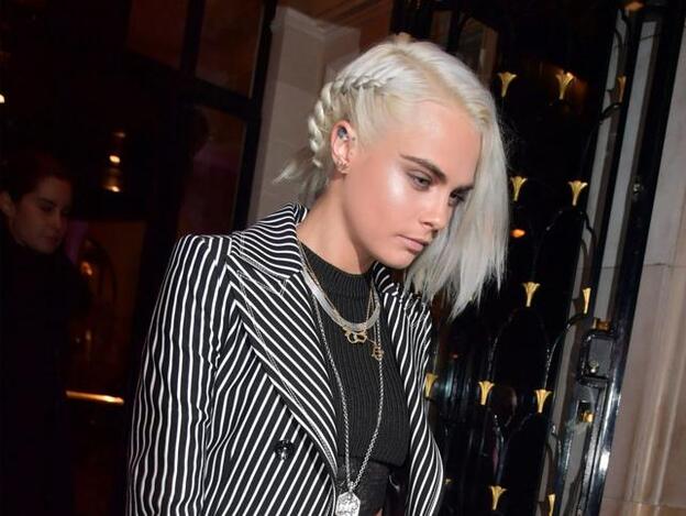 Cara Delevingne se pasa al rubio platino