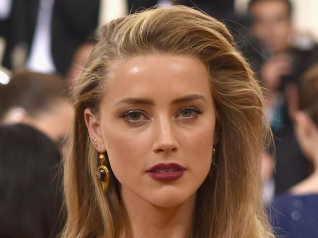 Amber Heard urge a los actores gays de Hollywood a salir del armario