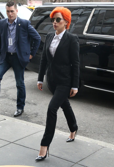 Los looks más elegantes de Lady Gaga: working girl