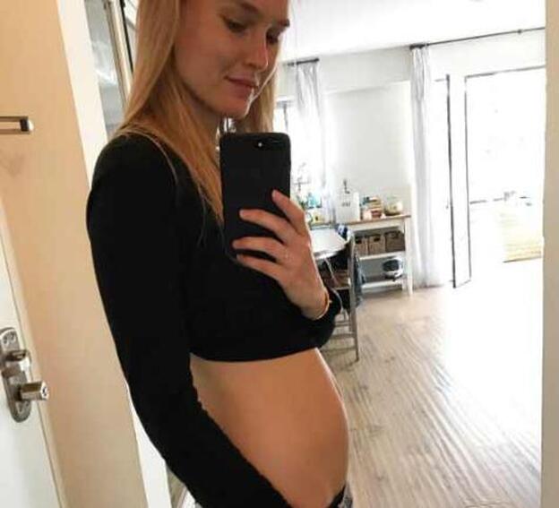 Bar Refaeli anuncia que está embarazada de su segundo hijo