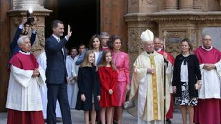 Los Reyes en la tradicional Misa de Pascua