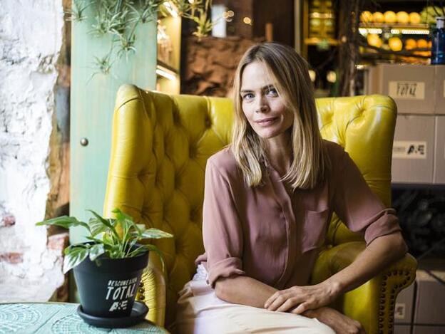 Creo que a partir de cierta edad, poco maquillaje rejuvenece