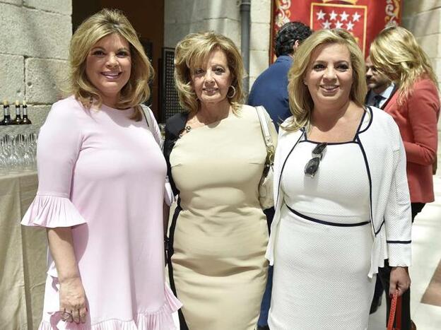 Carmen Borrego: "Mi madre permanecerá unos días en la UCI"