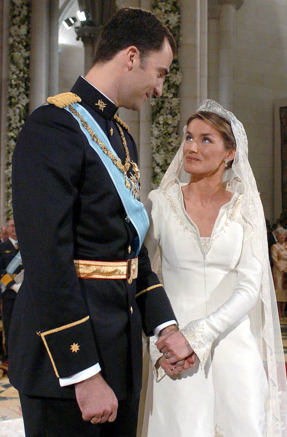 13º aniversario de boda de los Reyes: las fotos más tiernas de Felipe y Letizia