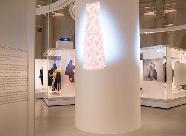 ¿Qué se ve en los diseños de Balenciaga si los pones bajo rayos X?