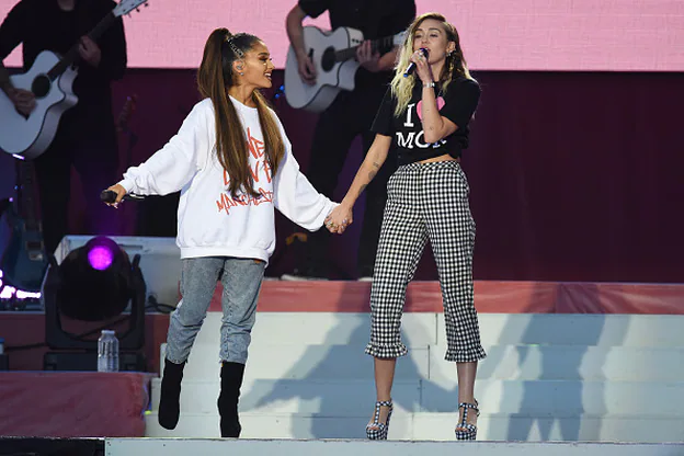 Ariana Grande junto a Miley Cyrus./d. r.
