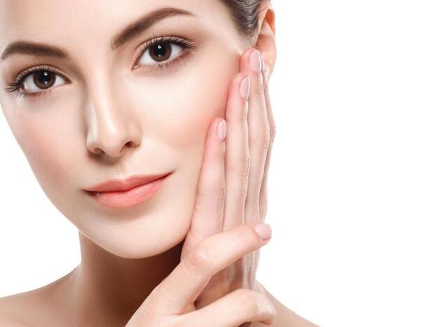 Cuatro cosas que los dermatólogos nunca se ponen en el cutis