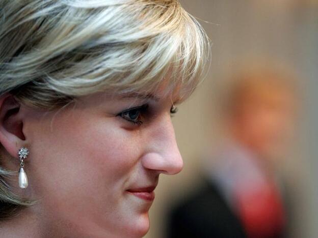 Lady Di se tiró por las escaleras estando embarazada