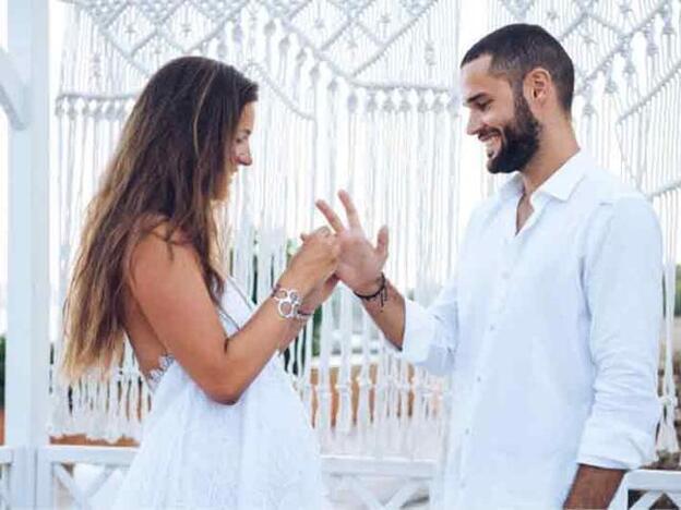 Malena Costa confirma que se ha casado con Mario Suárez