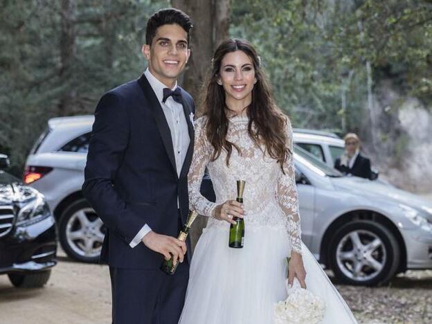 La pareja, durante el esperadísimo día.