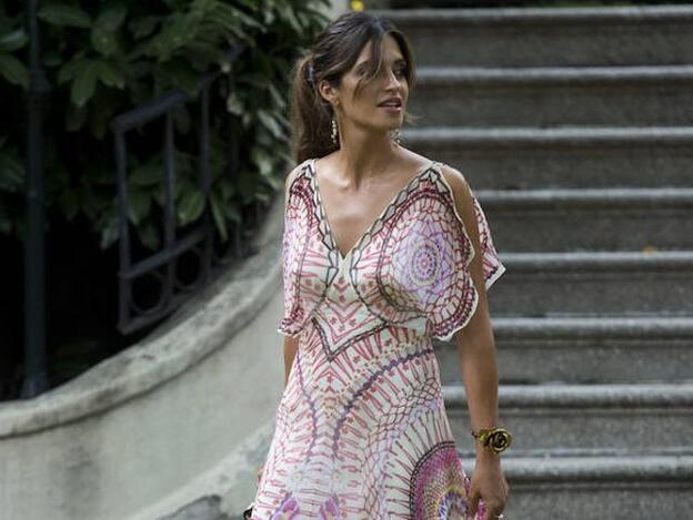 Ni tanga ni con escote de vértigo, así es el bañador más trendy de Sara Carbonero