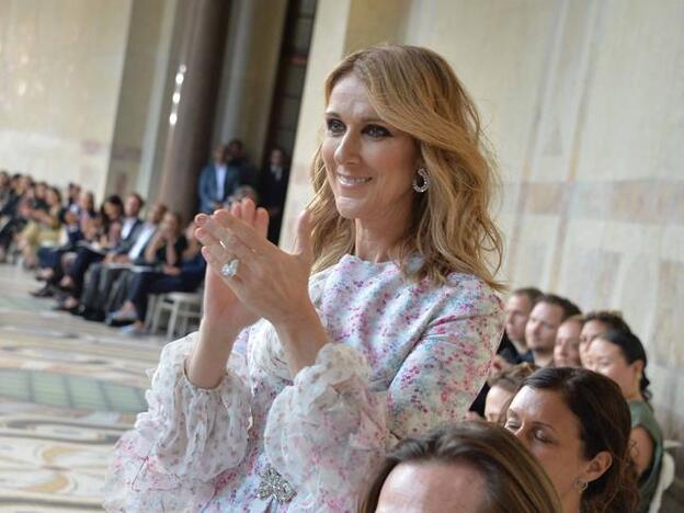Celine Dion es un icono de moda hasta desnuda