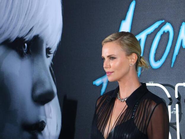 Charlize Theron habla de su infancia traumática