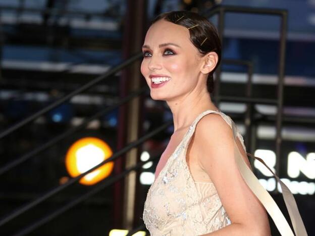 Laura Haddock, la chica del robot