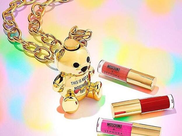 Moschino lanza su primera colección de maquillaje