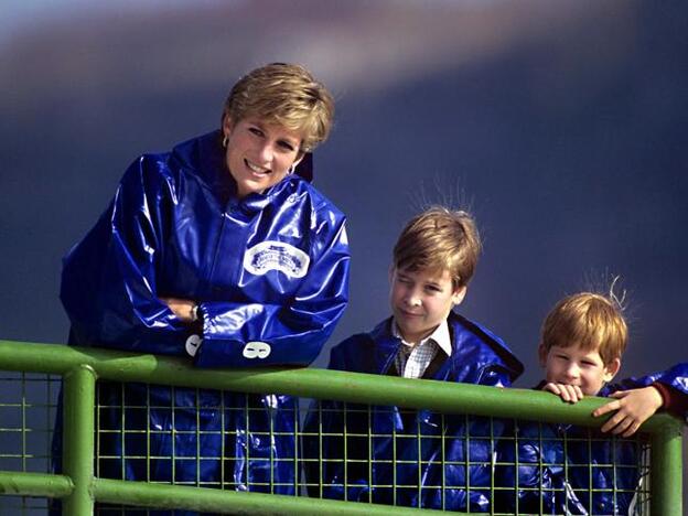 Diana de Gales con sus hijos.