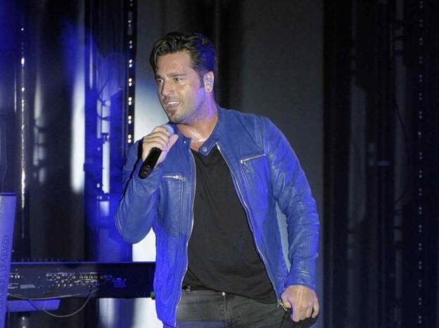 David Bustamante, investigado por Sanidad