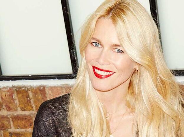 Claudia Schiffer estrena su colección de maquillaje