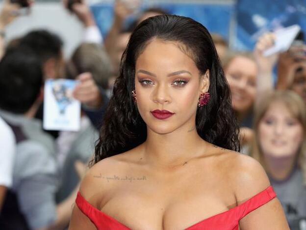 Rihanna demuestra que es la estrella total en dos frases