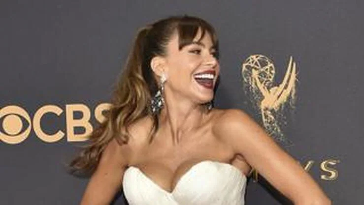 Los mejores peinados y maquillajes de los Emmy 2017