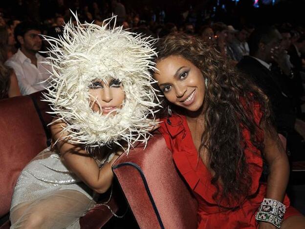 El detalle de Beyoncé con Lady Gaga, alejada de los escenarios por enfermedad