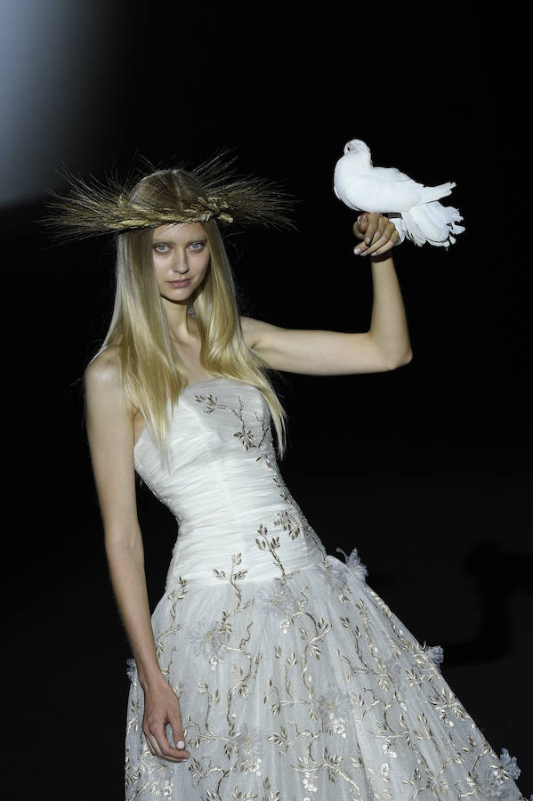 Looks terroríficos de pasarela que te pueden inspirar para Halloween